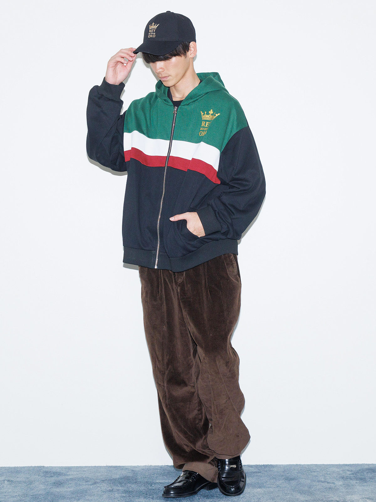 レイデオロ・ジップアップパーカー