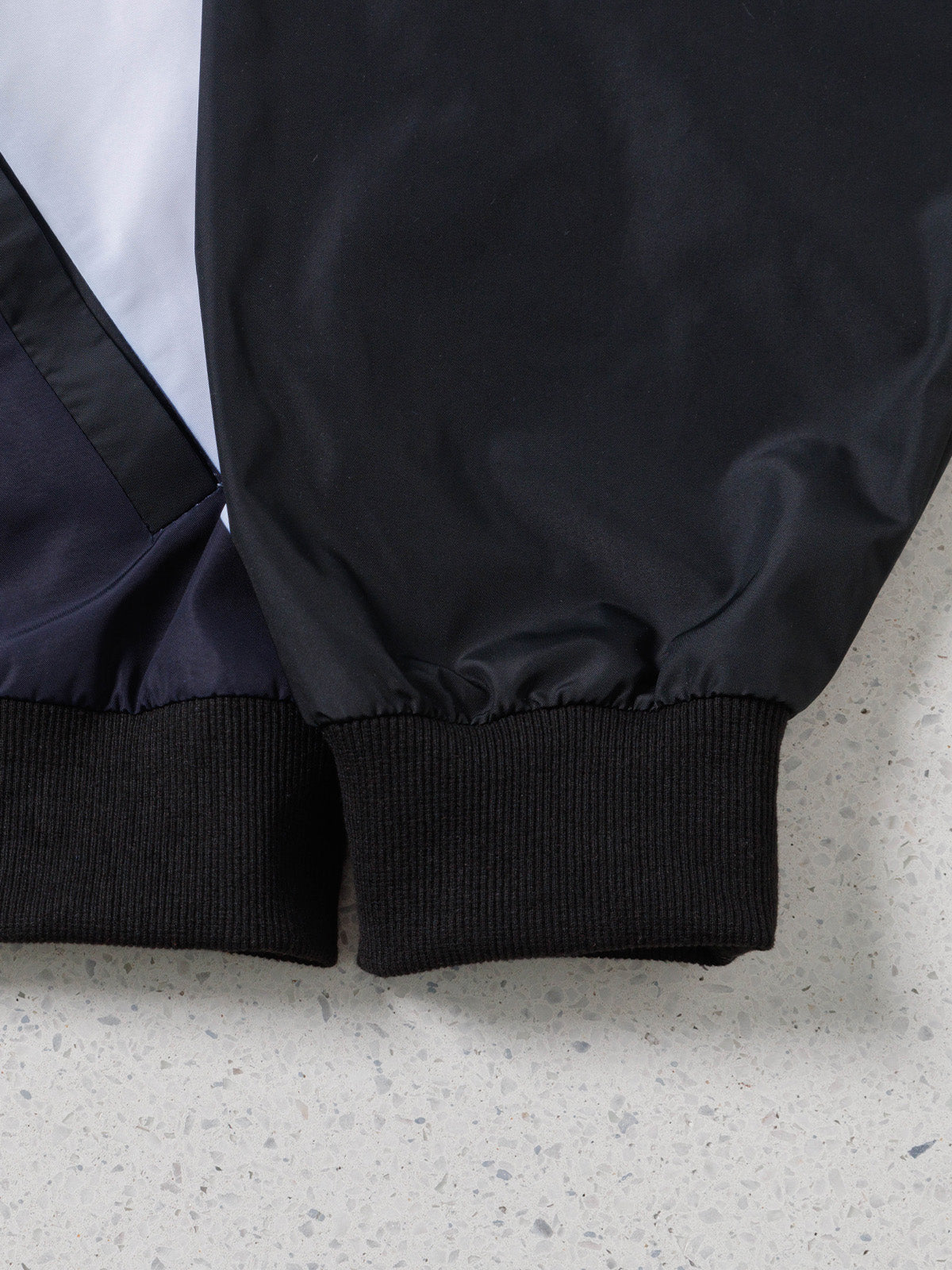 アスクビクターモア･ブルゾン