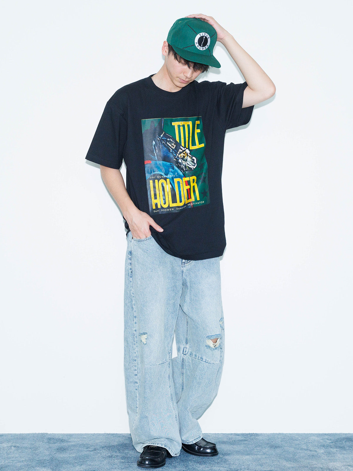 タイトルホルダー･ポートレートTシャツ